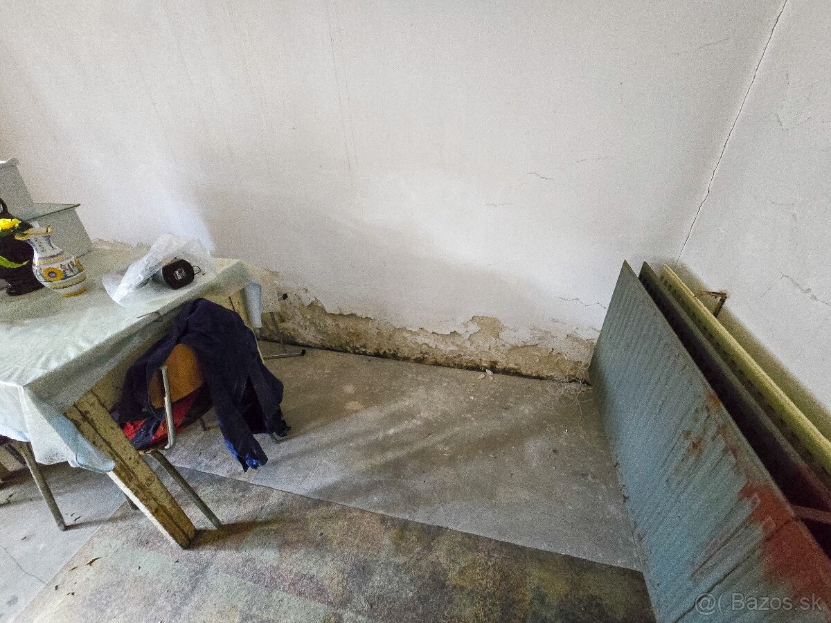 3-izbová chalupa so záhradou a vedľajšou budovou v Hrašnom - 17