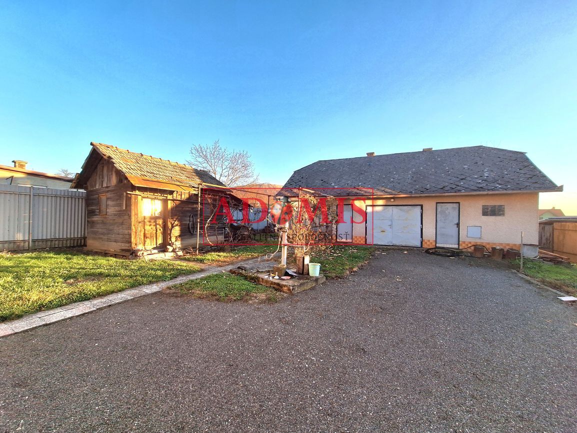 ADOMIS - predáme rodinný dom 2.podlažný 250m2, pozemok 800m2 - 17