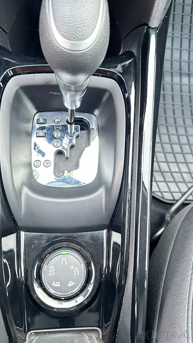 Peugeot 2008 1.2 PureTech Crossway Automat - 17