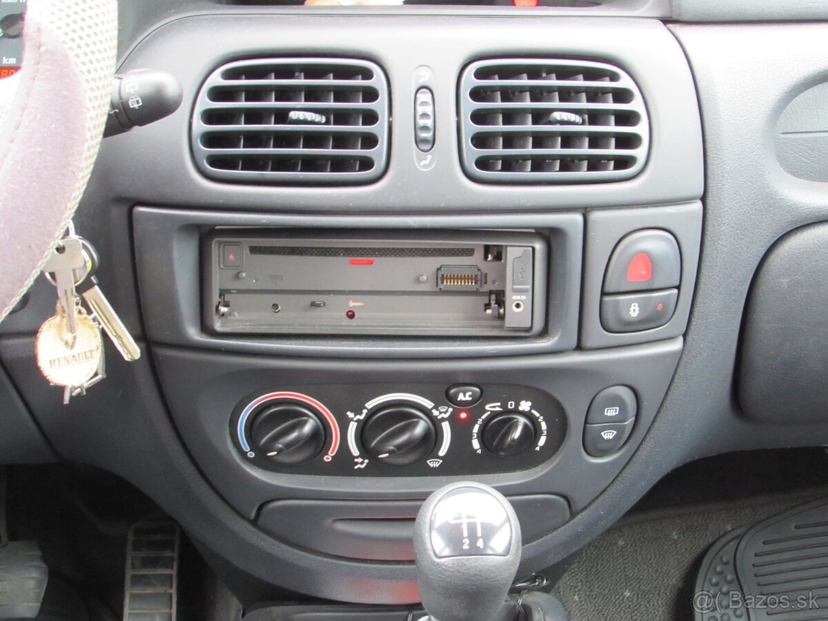 Renault Mégane 1.6 16V Authentique - 17