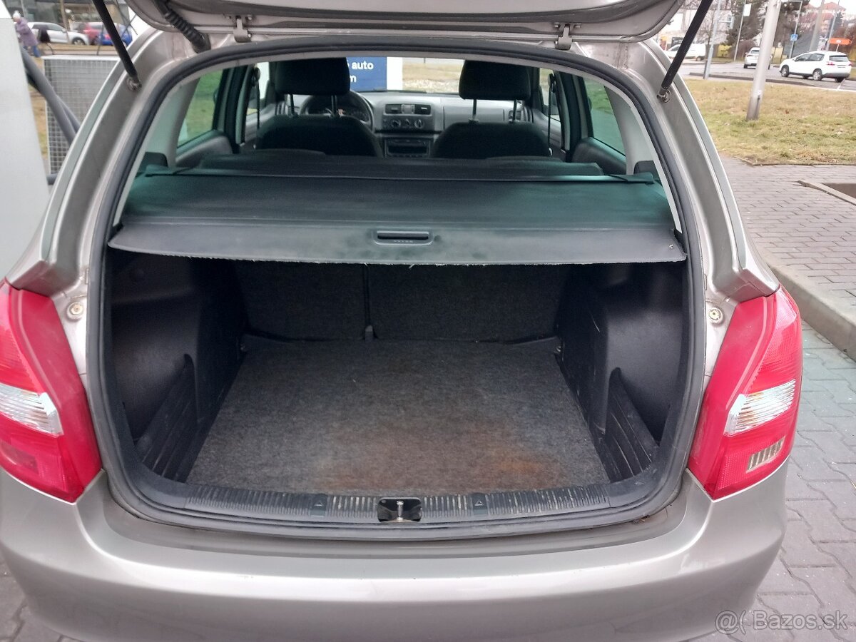 Škoda Fabia II Kombi 1.2 HTP ,51kW. Klima - 17