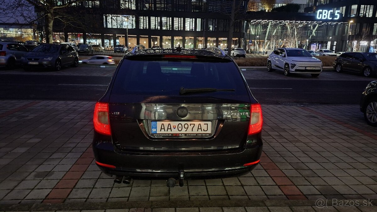 Škoda Superb Combi - 17
