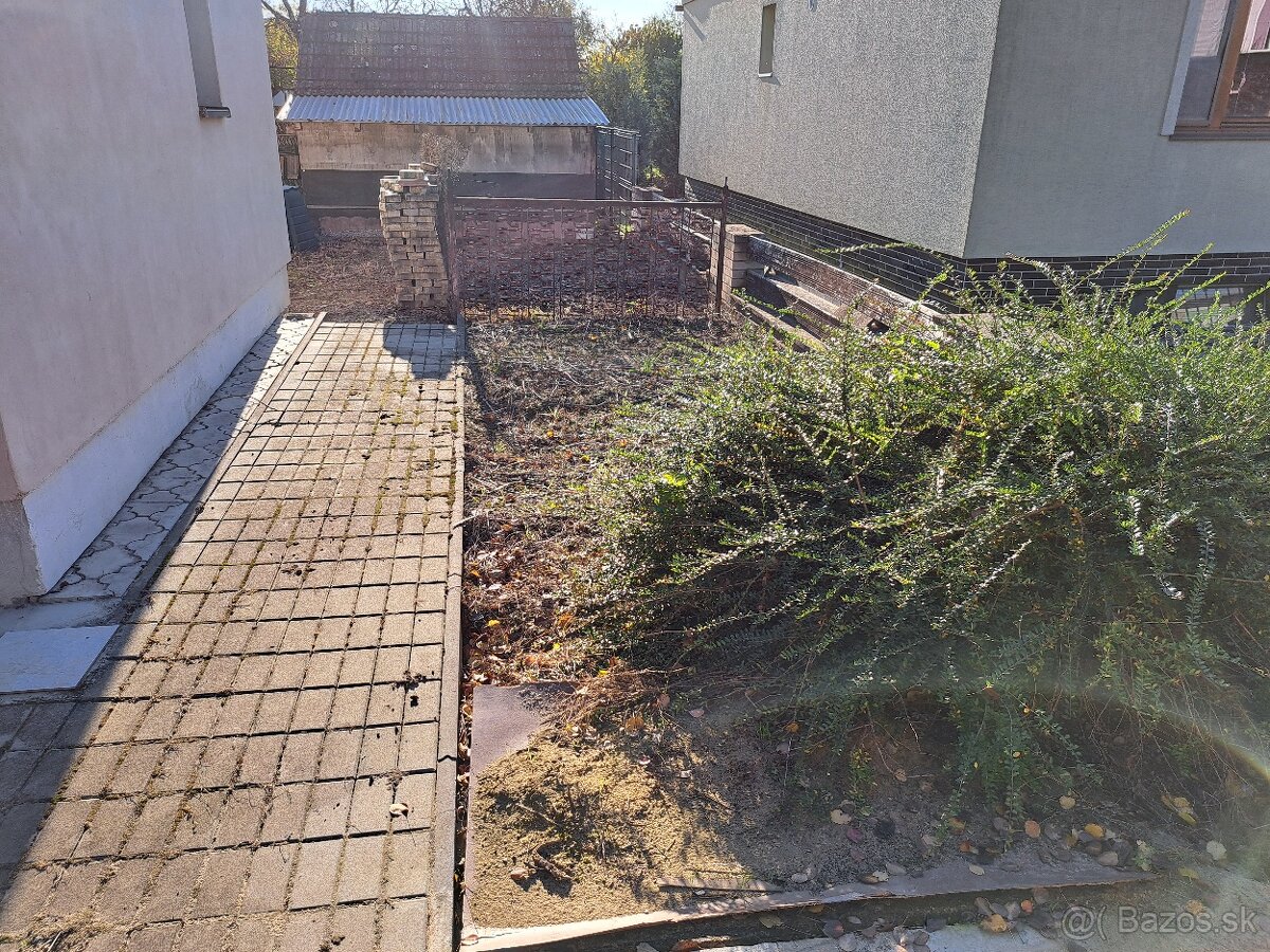 Rodinný dom / chalupa v tichej lokalite Košeca - 17