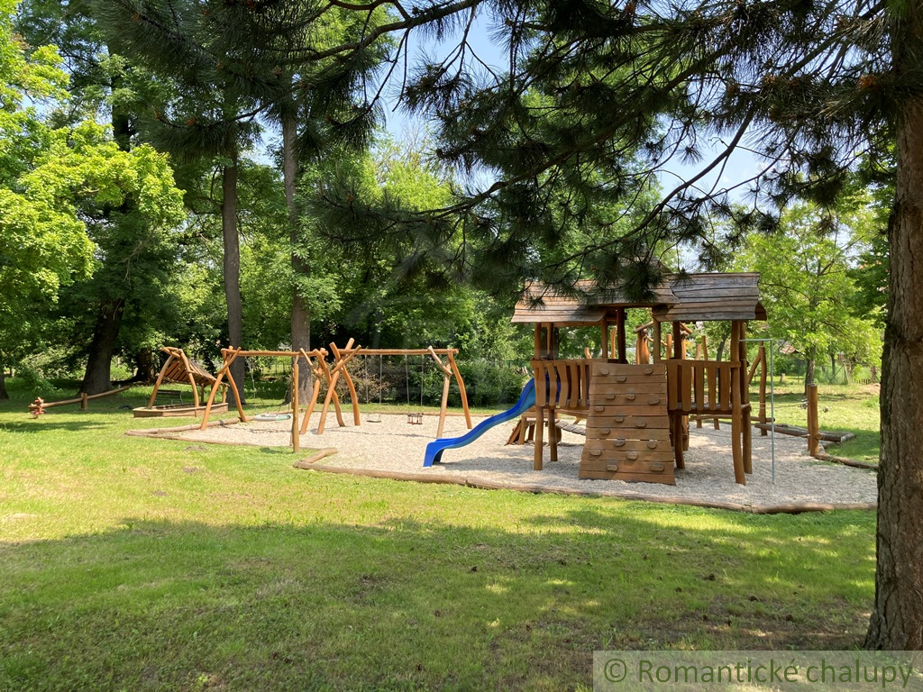 Starý sedliacky dom s veľkým pozemkom v Kolte – ideálna pr - 17