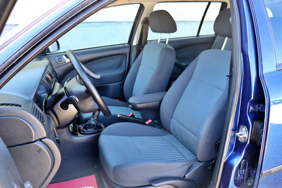 Škoda Octavia Combi 1.6i TOUR - 17