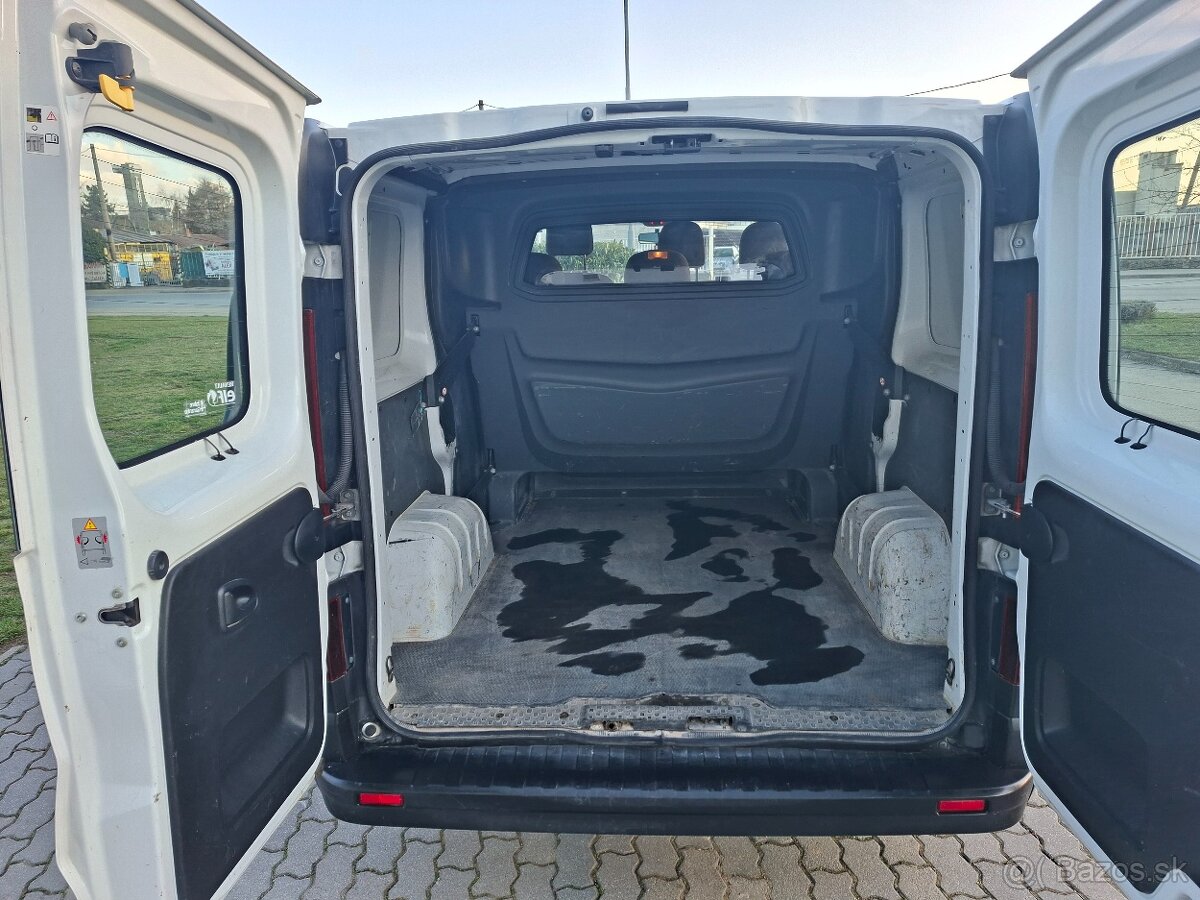 Renault Trafic 1.6 dCi 6 miest - 17