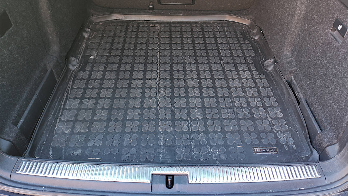 Škoda Superb combi 4x4 L&K + WEBASTO - 17