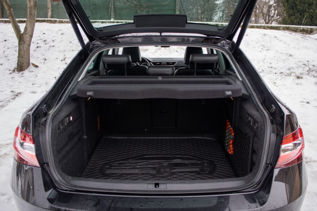 Škoda Superb 2.0 TDI L&K DSG - 17