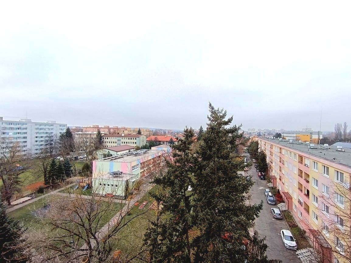 Na predaj priestranný a slnečný 2,5-izbový byt na Novohradsk - 17