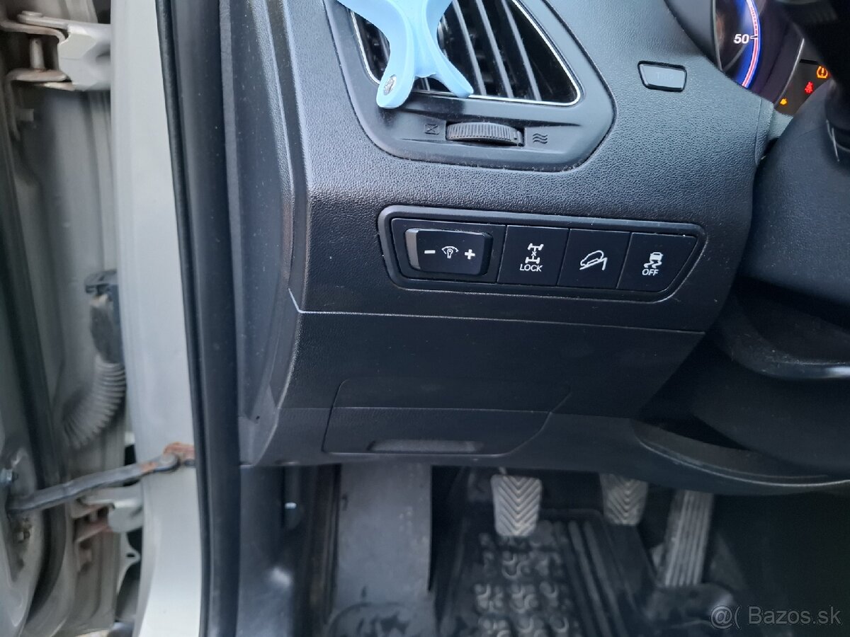 Hyundai ix35 2.0 CRDi VGT Premium 4x4 - 17