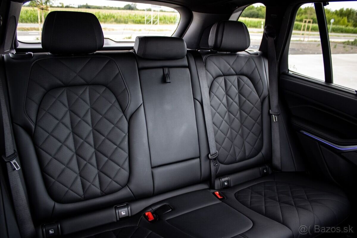 BMW X5 xDrive30d mHEV A/T, 210kW, A8 - 17