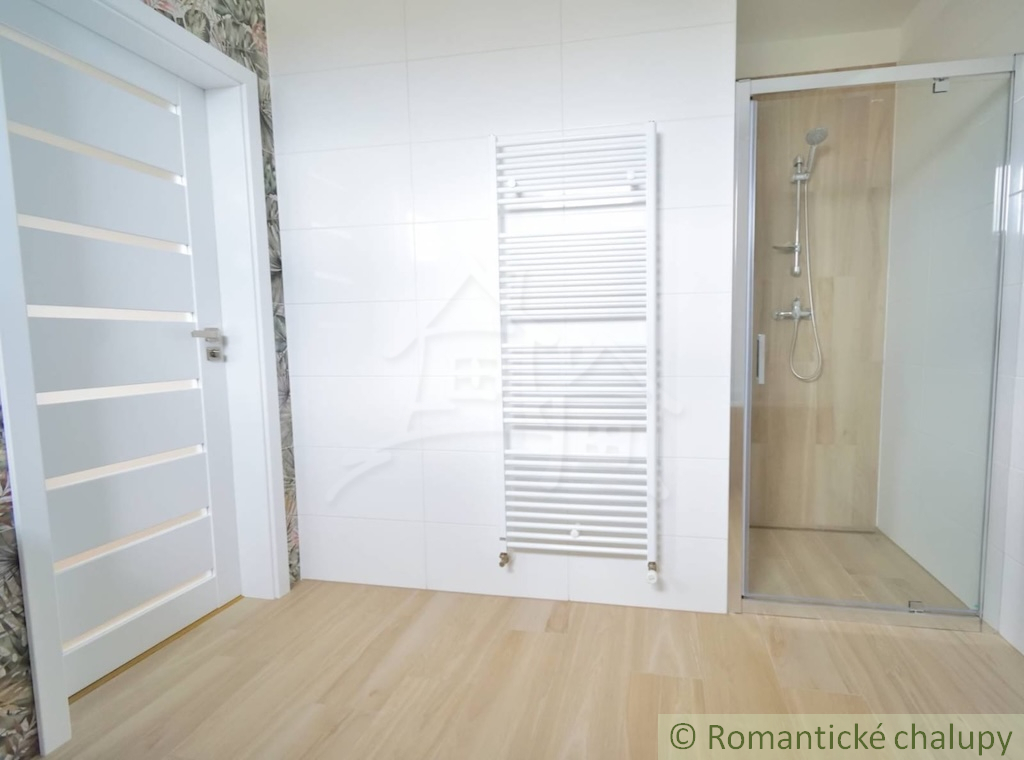 Novostavba štvorizbového rodinného domu s garážou v radove - 17