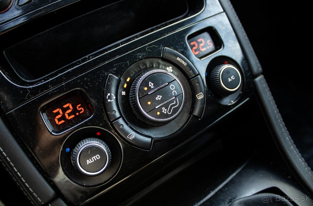 Peugeot RCZ 1.6 THP, 147kW (2012) - 17