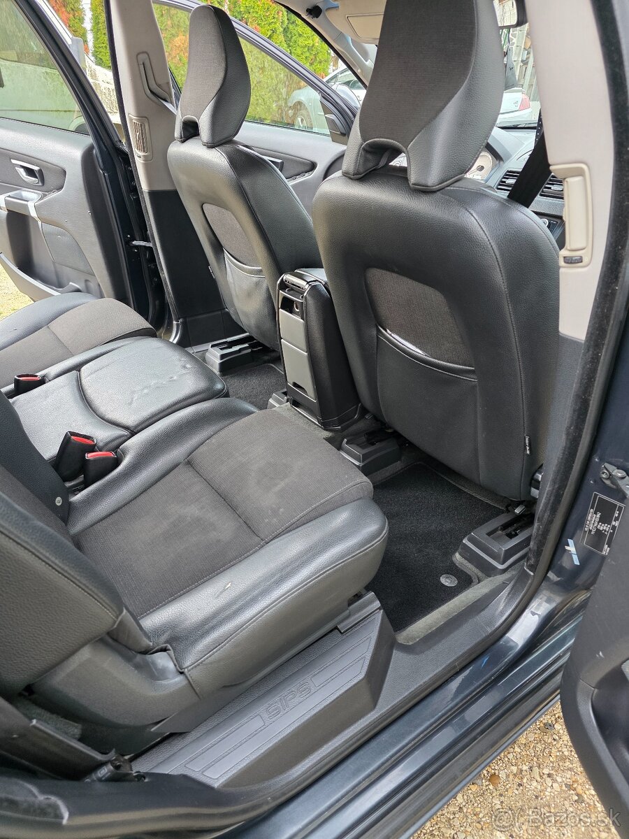 Volvo Xc 90 2.4d5 rok 2010 - 17