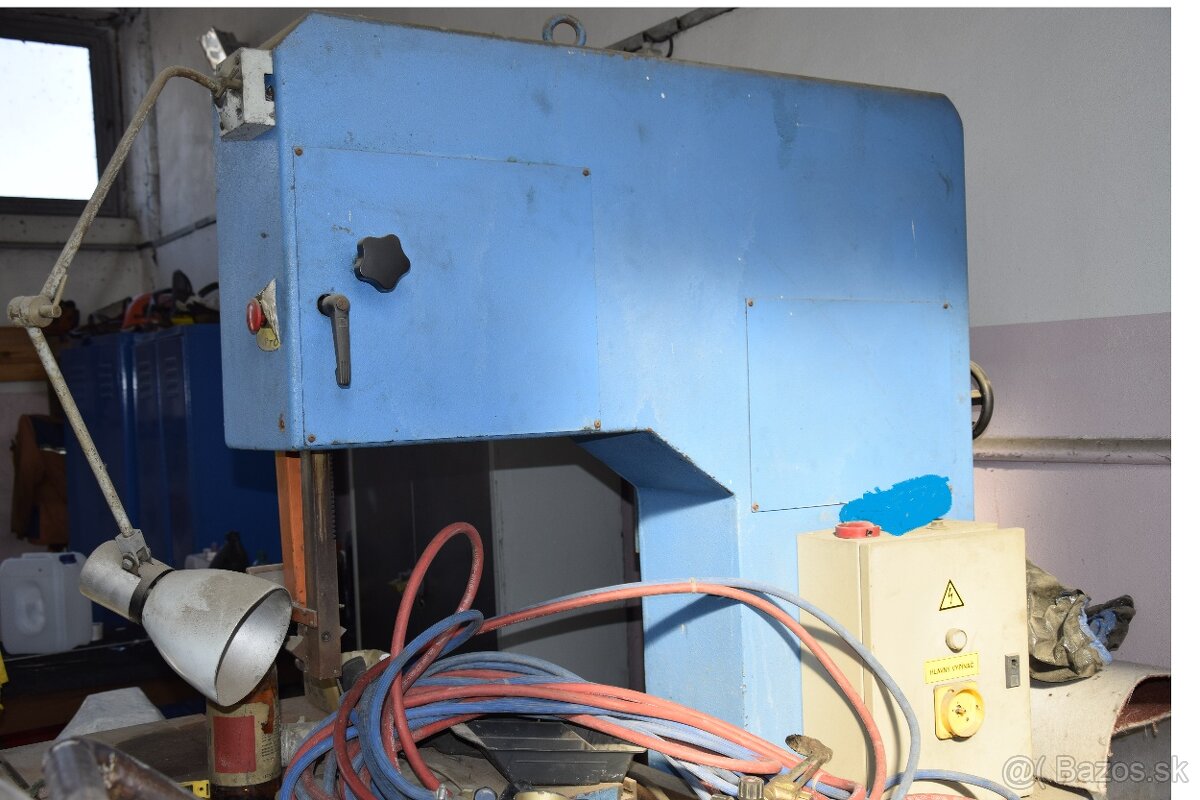 Vertikálna pásová píla OPUS 600 - 17