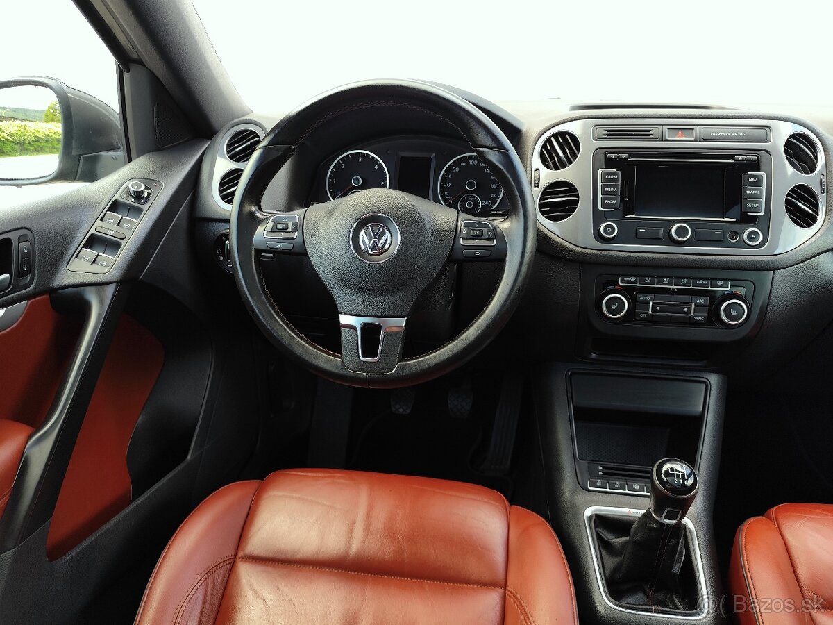 VW Tiguan 2.0 TDI 4x4 R-Line Exclusive -- 156 000 km - - 17