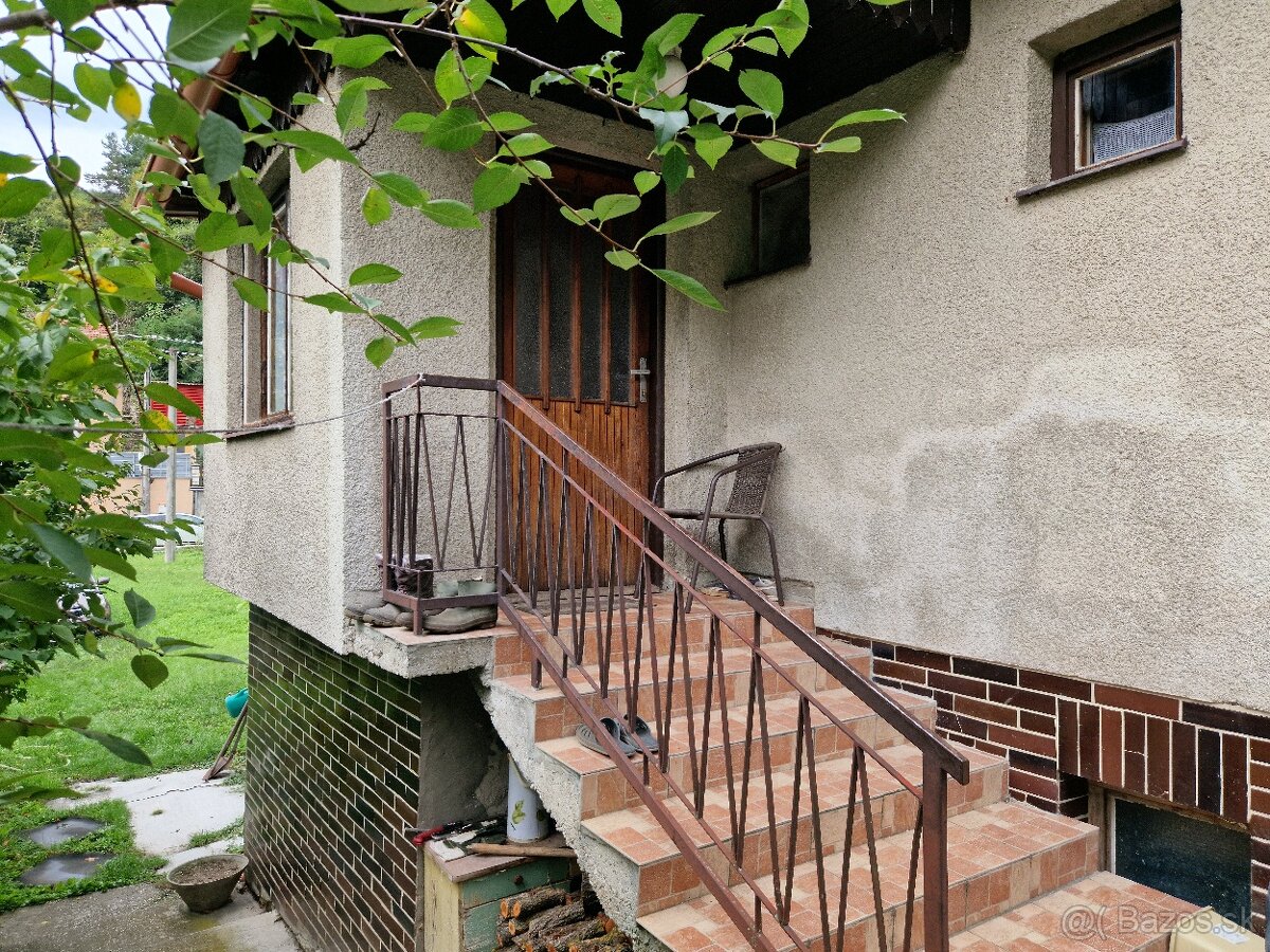 5-IZBOVÝ ROD. DOM A VÝNIMOČNÝ POZEM., NEŠTICH,TOP LOKALITA - 17