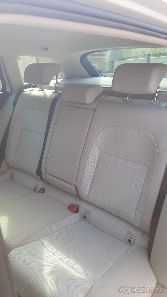 Predám Škoda Superb Combi 2.0 TDI SCR Live DSG - 17