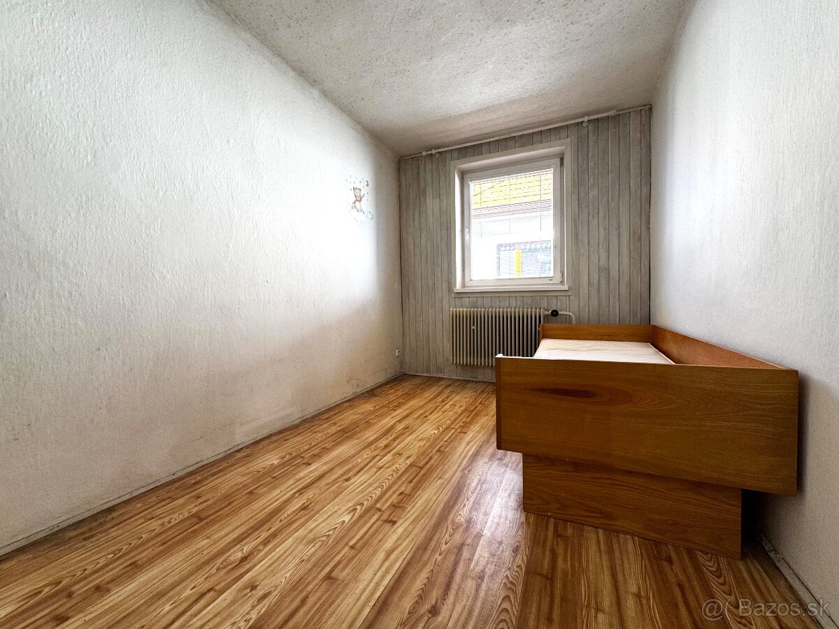 NA PREDAJ - Priestranný 5-izbový rodinný dom Ľubeľa - 17