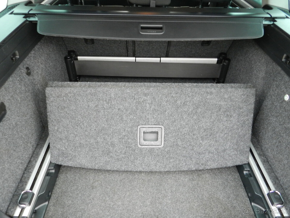 Škoda Superb Combi 2.0 TDI CR DSG - 17