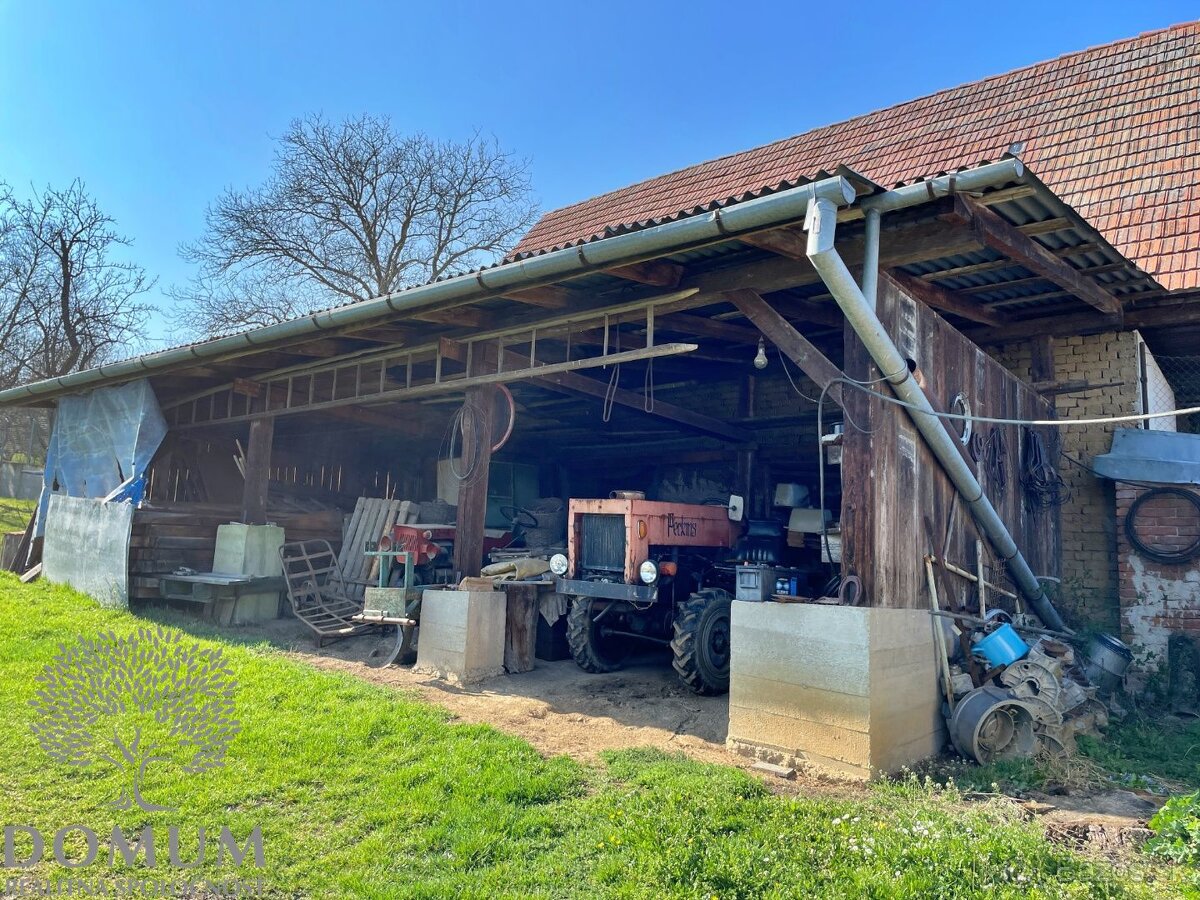 Vidiecka usadlosť v obci Lubina s 2755m2 pozemkom - 17