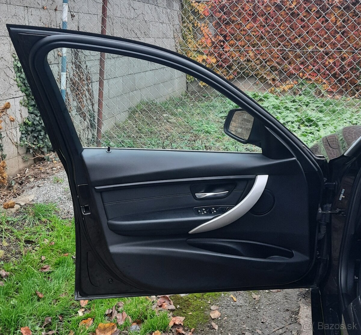 Predám BMW Rad 3 Touring 320d EDynamics Edition Luxury Line - 17