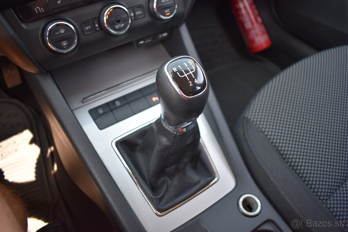 Škoda Octavia Combi 1.6 TDI 77Kw MT/5 - 17