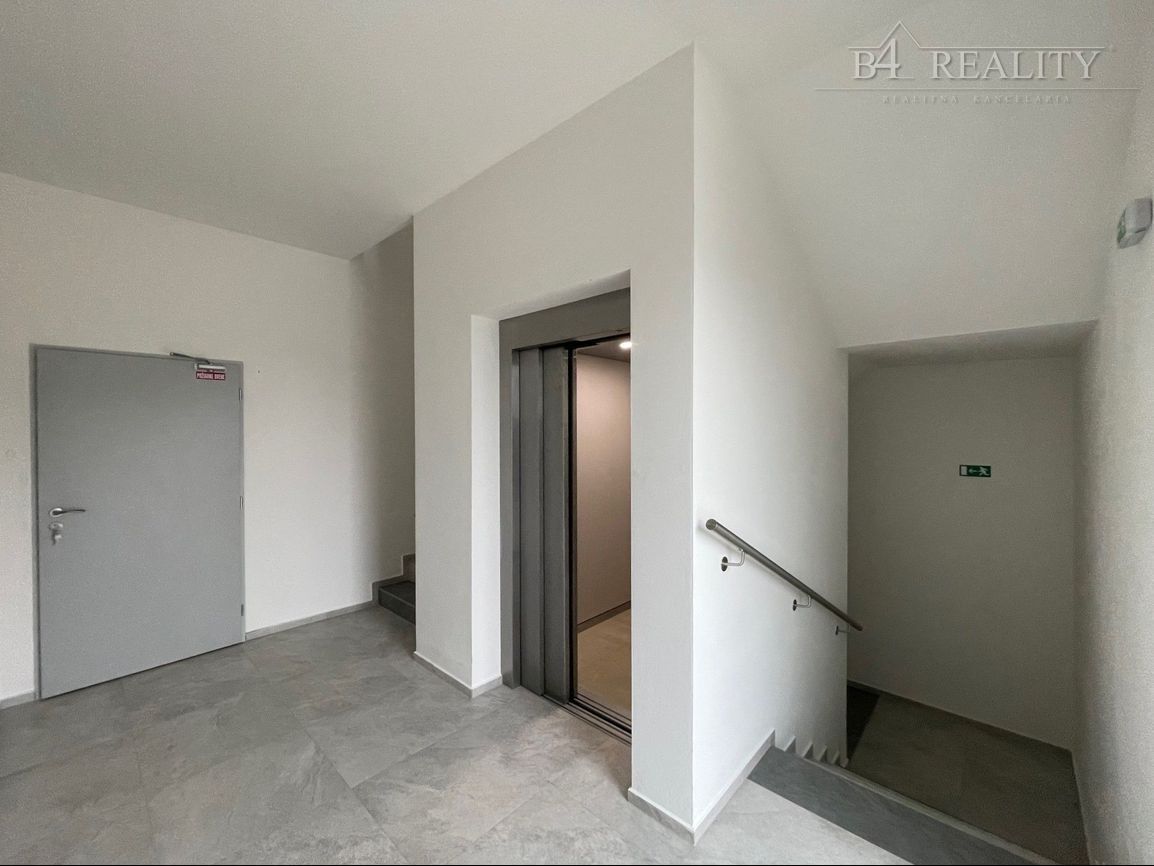 Kancelárske priestory 171 m2, 5x parkovacie státie, Brniansk - 17