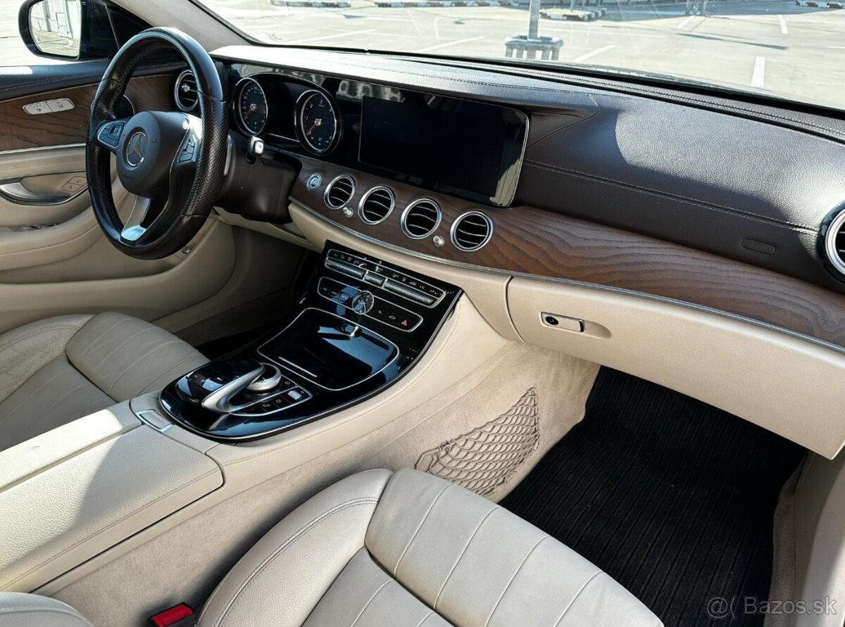 Mercedes-Benz E 220 d 4MATIC AllTerrain - 17