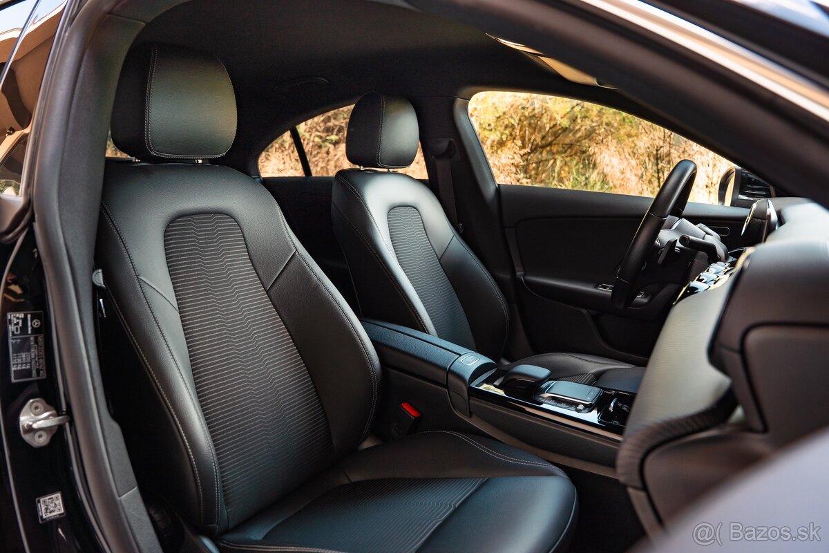 Mercedes-Benz CLA 250e Coupe EQ Power Hybrid - 17