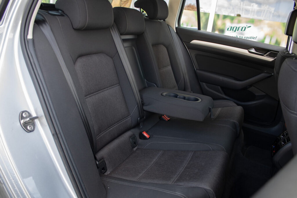 Volkswagen Passat Variant 2.0 TDI DSG - 17