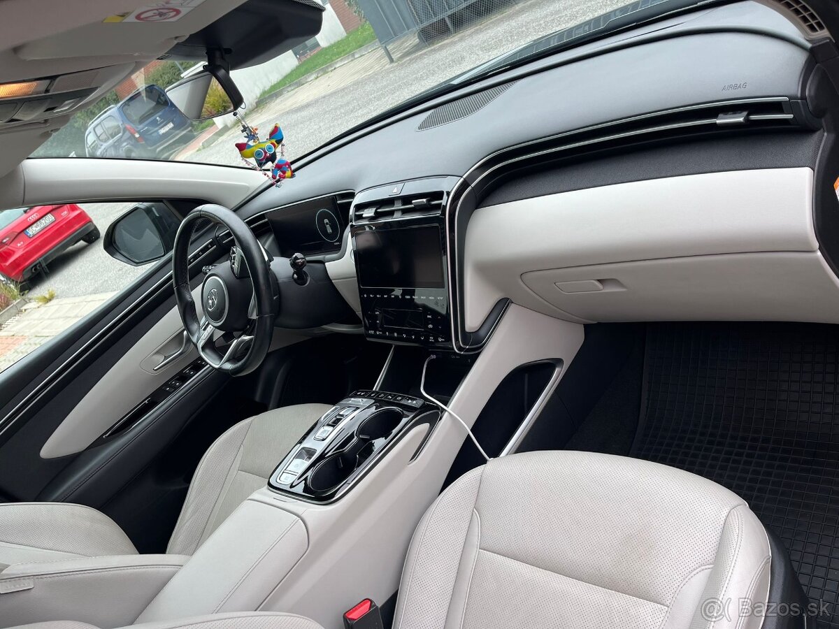 Hyundai Tucson 1.6 T-GDi Hybrid Premium 4x4 A/T 2021 Záruka - 17