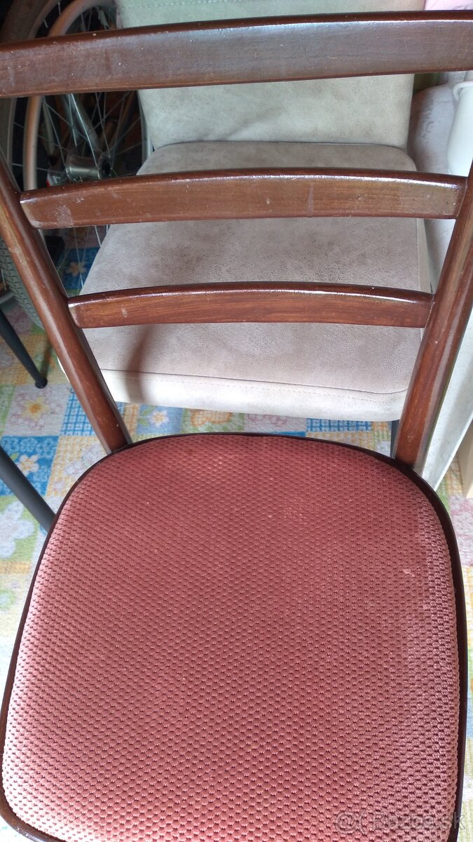 Predám RETRO šamlík, ruksak,stoličky, poháre, pískacie hračk - 17