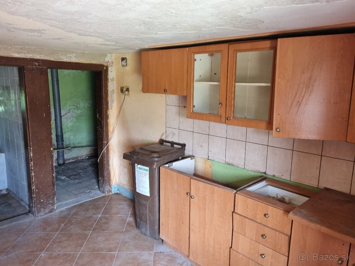 Trojizbový rodinný dom v obci Čakanovce - 17