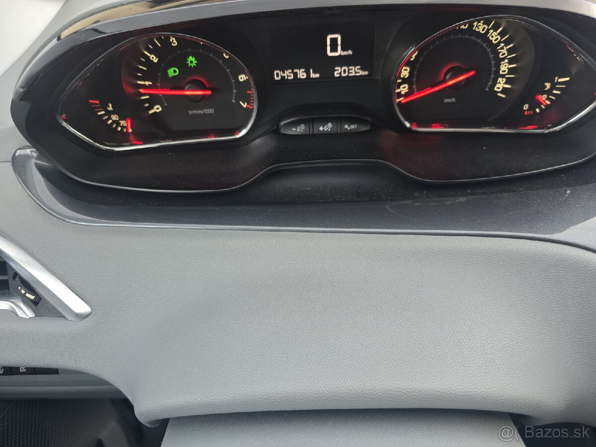Predám Peugeot 208 1.2 benzín 45000km - 17