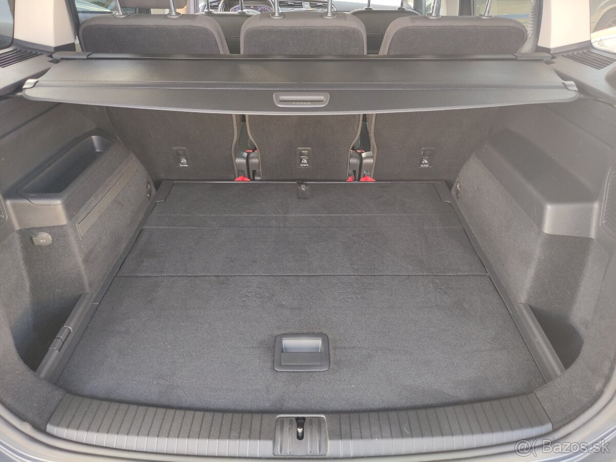 VW Touran TDi DSG FullLED VIRTUAL VYHŘ.SEDAČKY MY21 - 17