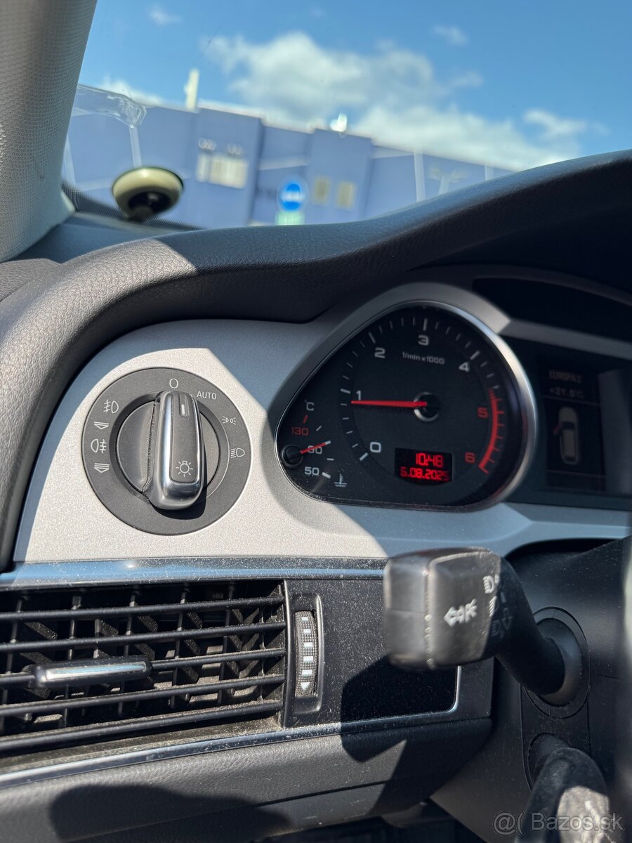 AUDI A6 Avant 2.0 TDI (2010) - 17