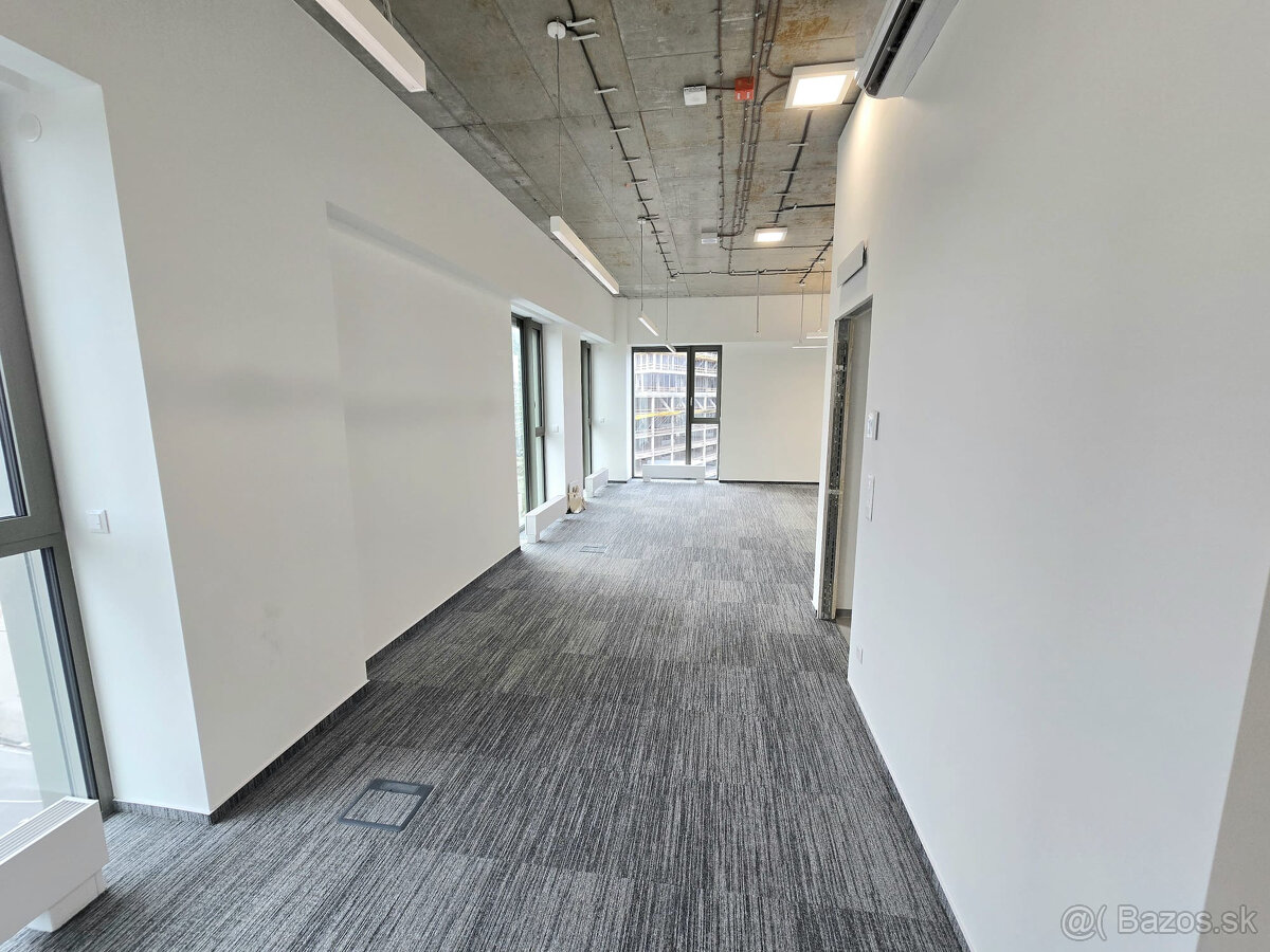 Kancelária s výhľadom na Downtown projekt ZWRIN - 17