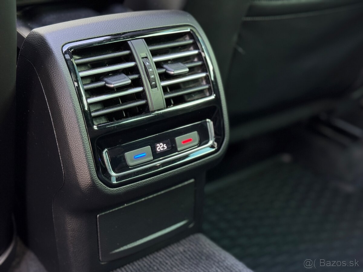 Volkswagen Passat Variant 2.0 BiTDI 240kBMT R-Line Highline - 17