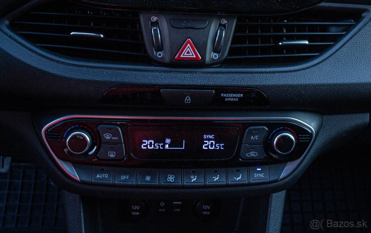 Hyundai i30 CW 1.6 CRDi 136 Style 7DCT - 17