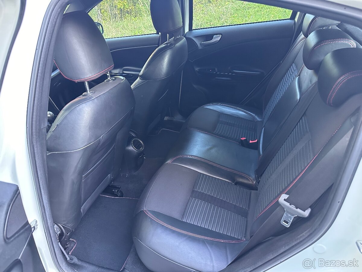 Alfa Romeo Giulietta 1.4 T 120 (benzín, 88 kW) - 17