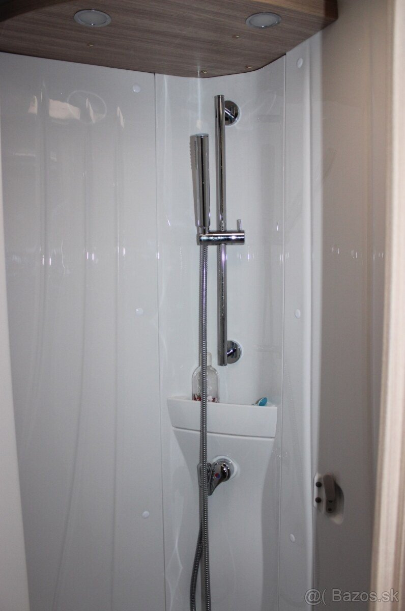 Burstner IXEO 710 TOP STAV - 17