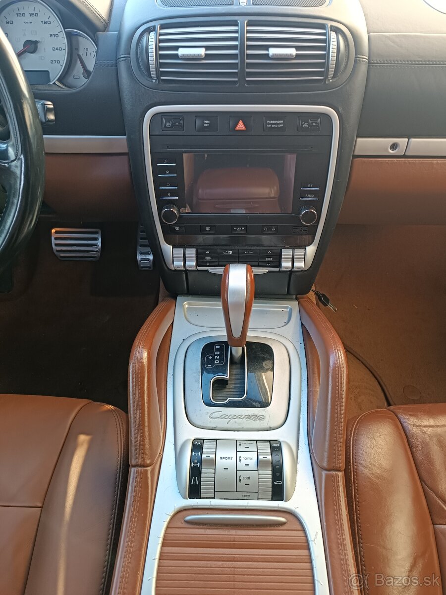 Porsche Cayenne 4.8 (facelift) - 17