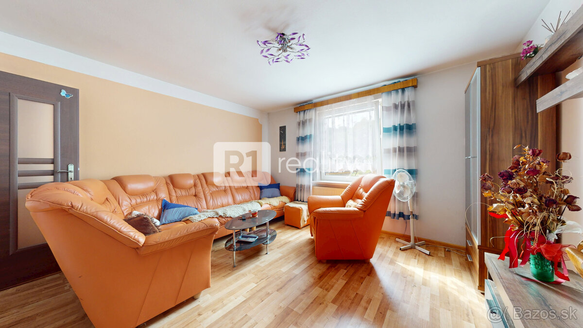 Rodinný dom s veľkým pozemkom 1779 m2 / Vaďovce pri Starej T - 17