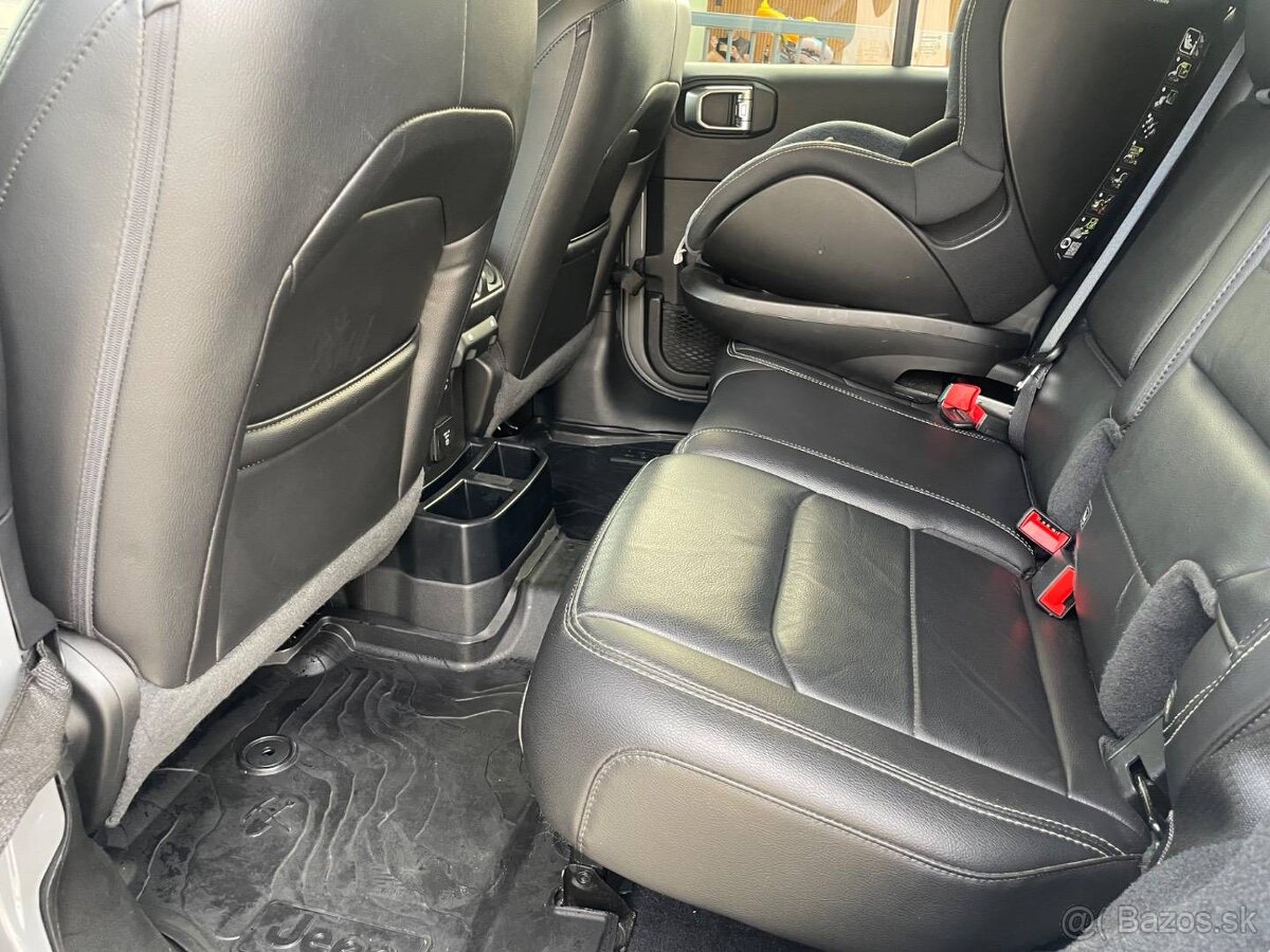 Jeep Wrangler UNLIMITED MY21 2.0T GME 272k 8T Sahara - 17