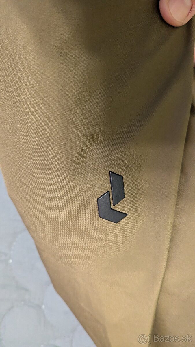 Predám pánsku bundu Peak Performance M Gore-Tex - 17