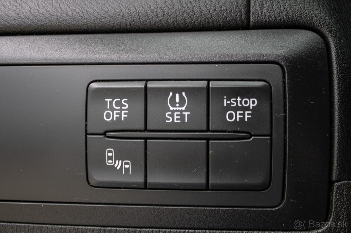 CX-5 , 2.2 Skyactiv-D AWD Attraction, 110kW, M6, - 17