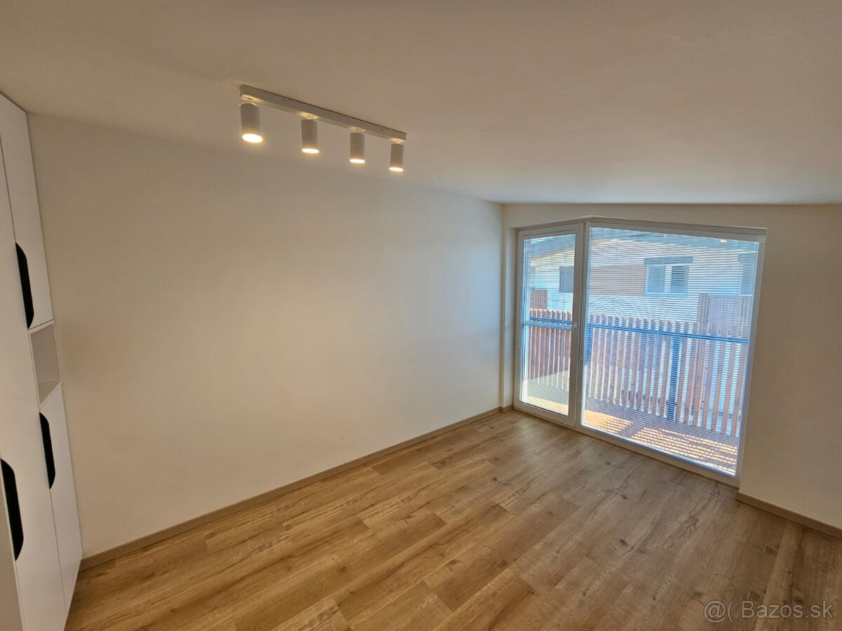 PRENÁJOM 5 - izbového domu medzi Prešovom a Košicami - 17