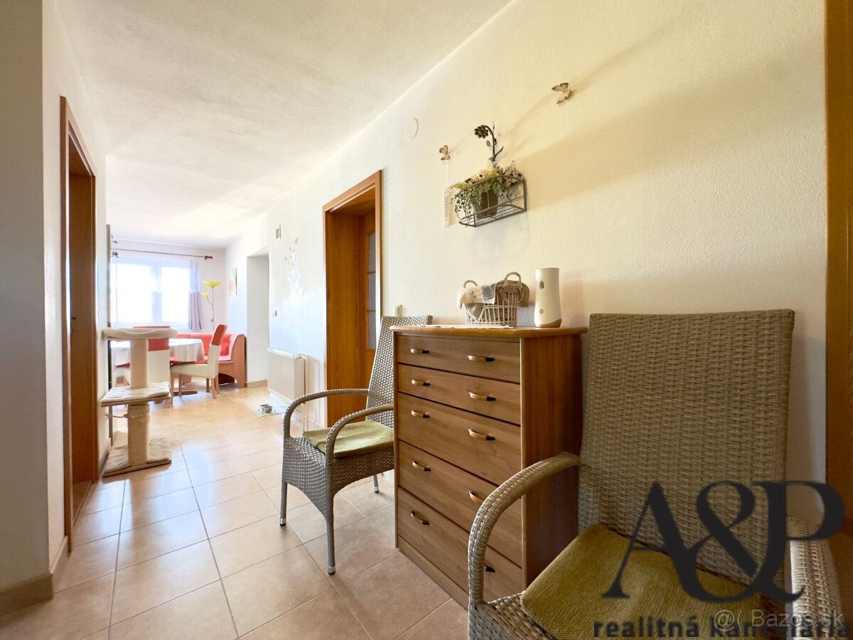 4 IZBOVÝ RD S GARÁŽOU, POZEMOK 960M2, BREZOVÁ POD BRADLOM - 17