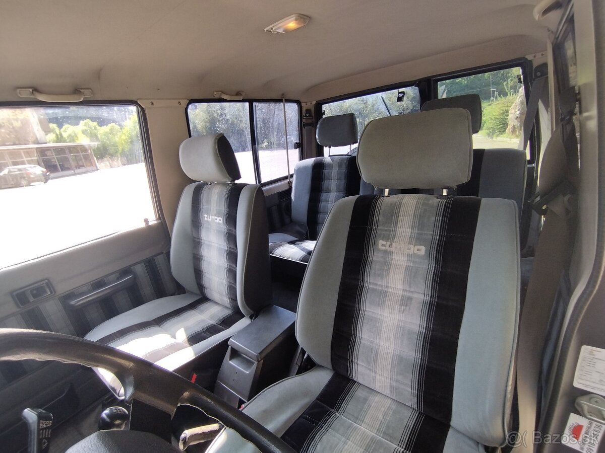 Toyota Land cruiser 70 - 17